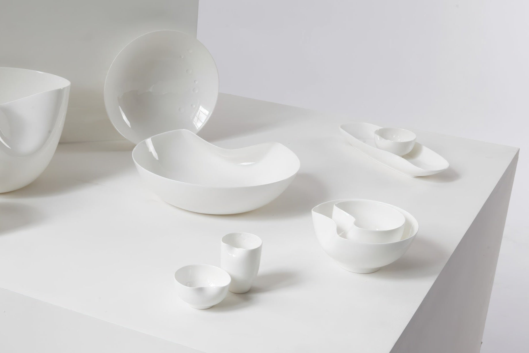 Bodo Sperlein White Sculptural Oval Lip Tray